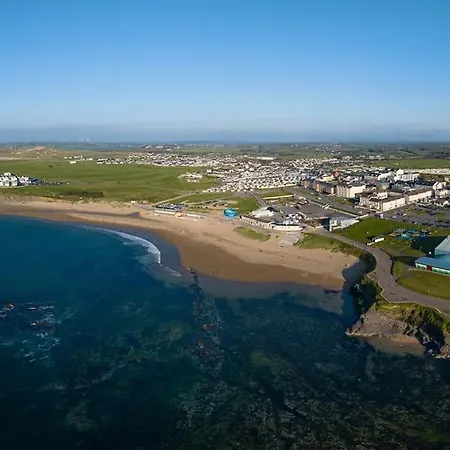 Sea Breeze 2 Bedroom Luxury - Views Apartment *