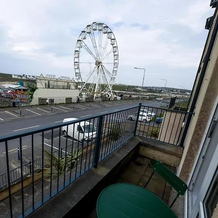 Apartment Luxury 2-bedroom Overlooking The With Private Balcony Bundoran