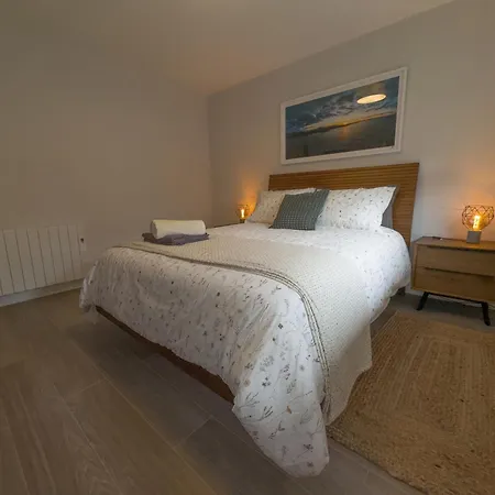 Luxury 2-bedroom Overlooking The With Private Balcony