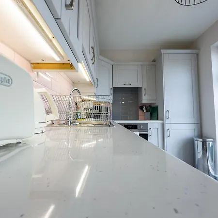 Luxury 2-bedroom Overlooking The With Private Balcony Bundoran