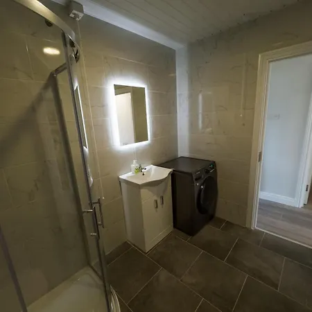 Διαμέρισμα Luxury 2-bedroom Overlooking The With Private Balcony *