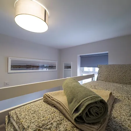 Apartment Luxury 2-bedroom Overlooking The With Private Balcony