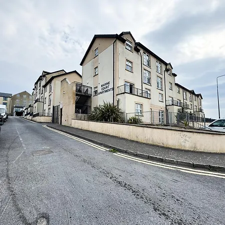 Luxury 2-bedroom Overlooking The With Private Balcony *