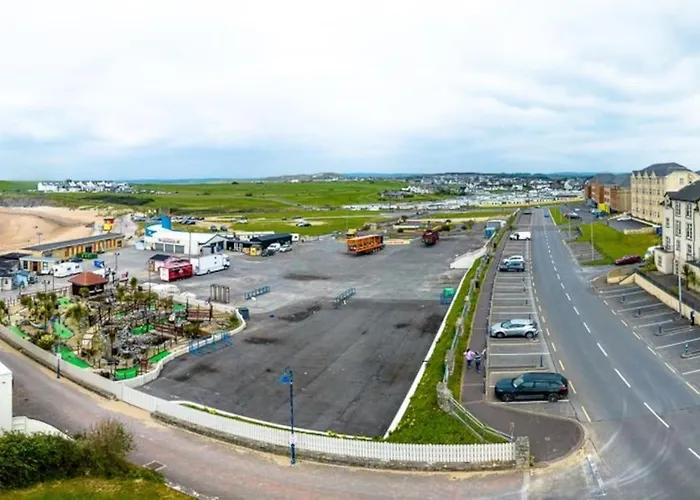 Apartmán Luxury 2-bedroom Overlooking The With Private Balcony *