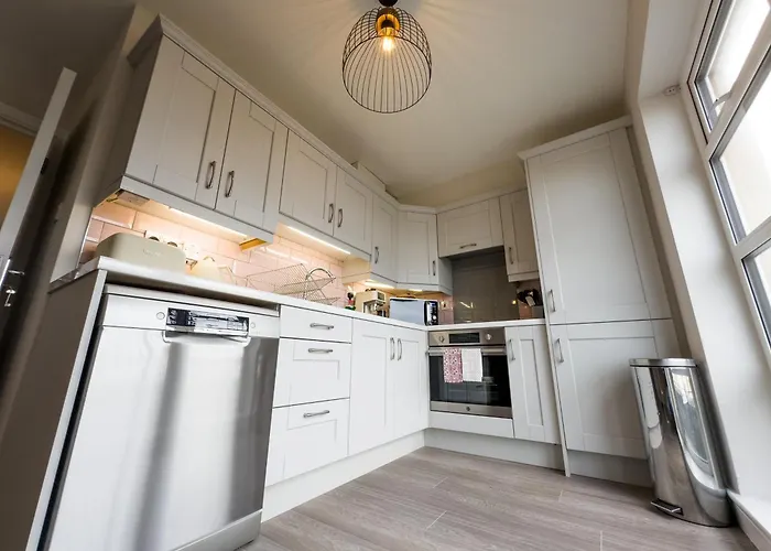 Luxury 2-bedroom Overlooking The With Private Balcony アパート *