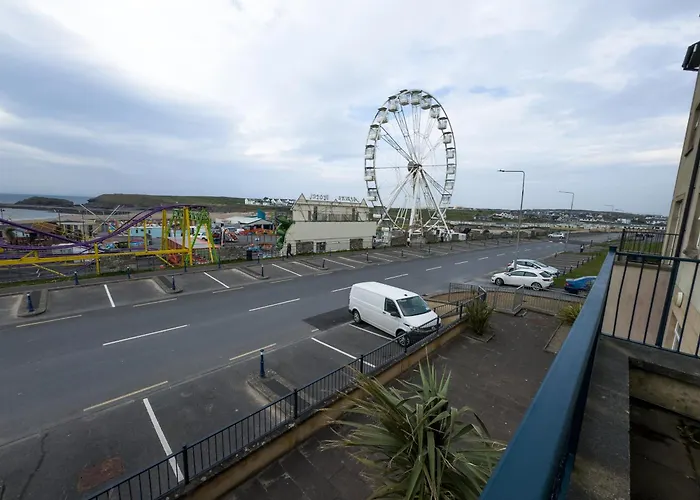 Apartmán Luxury 2-bedroom Overlooking The With Private Balcony