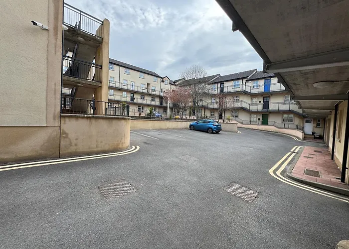 Apartmán Luxury 2-bedroom Overlooking The With Private Balcony *