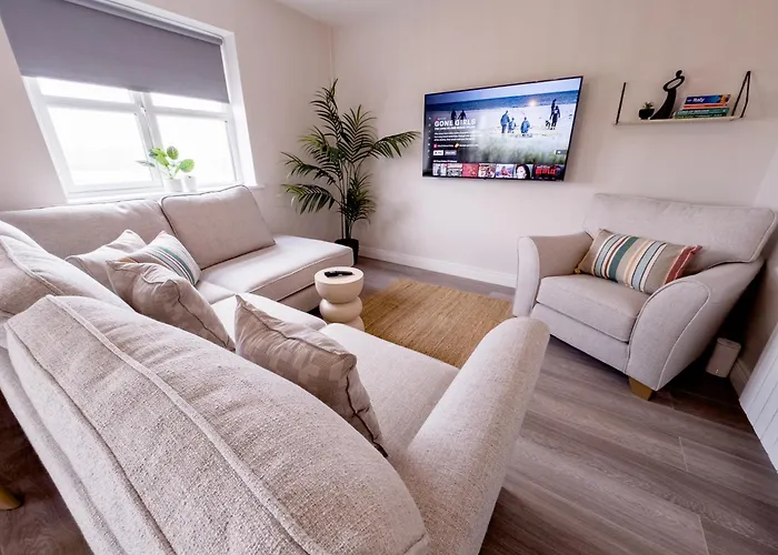 Luxury 2-bedroom Overlooking The With Private Balcony Bundoran