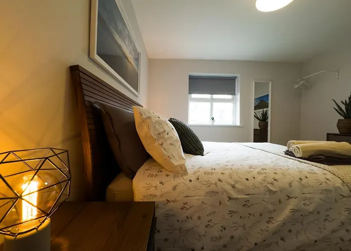 Luxury 2-bedroom Overlooking The With Private Balcony